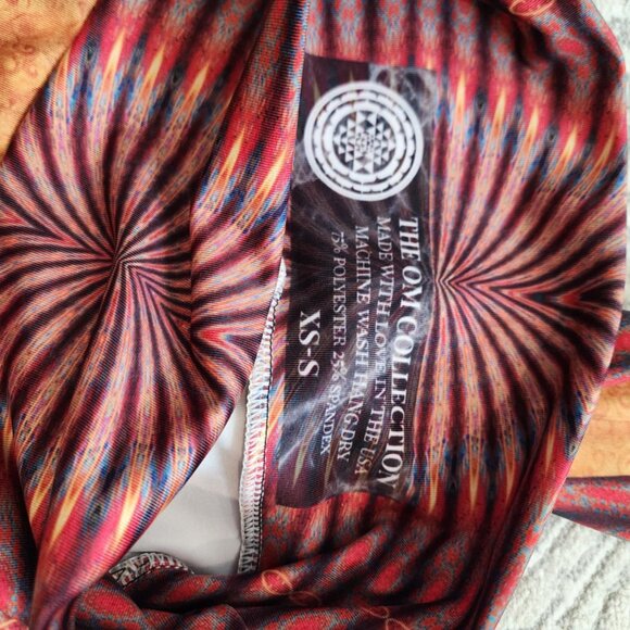 OM Leggings NWOT - XS/S - Picture 3 of 3